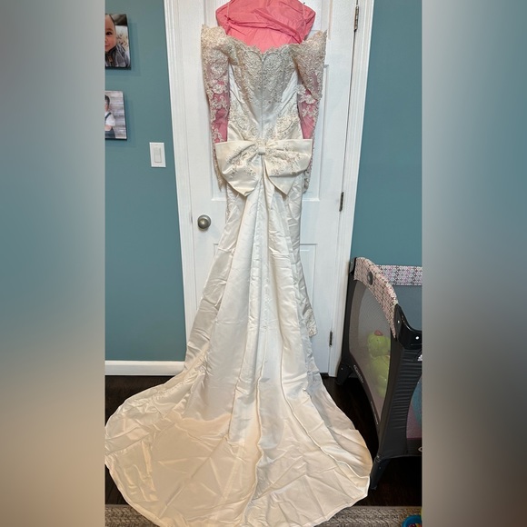 Vintage Designer Wedding Dress - Picture 9 of 14